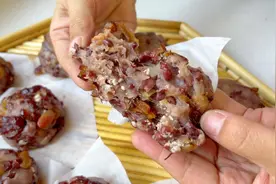 懒人粘豆包的做法，不用和面，搅一搅就搞定，软糯香甜，味道超好