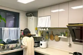 一家3口在成都，月入9000房贷4500还得养娃，还贷10年无存款视频封面