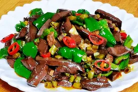 家常小炒猪血这样做，滑嫩入味又美味，开胃又下饭，上桌特受欢迎