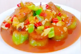 尖椒+肉馅简直绝配，学会这一招，上桌抢着吃，香辣开胃下饭真香