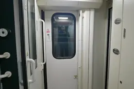 三亚广州至北京Z202列车高级软卧车厢真实体验！视频封面