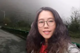 女司机单人自驾都江堰龙池，一到紫坪铺就是雾，龙池隧道还挺美的视频封面
