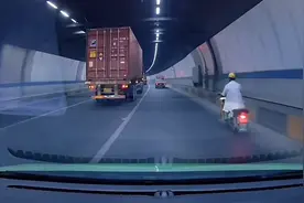 看过这些视频你就知道厦门为什么要查电动车了！一个个都不要命！