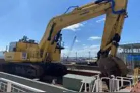 国外实拍，小松2000-8挖掘机，河道清淤，16年，4200小时，天花板视频封面