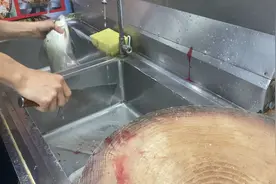 我的早餐～土鲮鱼生的制作过程