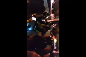 武汉阿姨骑9号电动车无牌无证，交警说她违法，需要扣留她的车