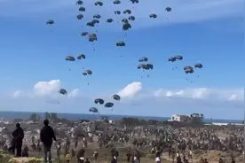 巴勒斯坦 空投物资与陆运物资已送达加沙地区视频封面