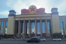 英雄城心脏地带，叶元帅题八一南昌起义纪念塔，军旗首次升起地儿