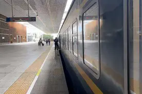 坐火车从三亚去北京是什么体验？今天就坐Z502次列车出发！