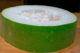 冬瓜排骨汤像我这样做，大人小孩都爱
喝，低卡低脂，营养美味