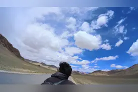 骑行边境线去新疆，露营地离巴基斯坦仅仅只有50余公里视频封面