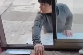 国外的暖心故事，大叔帮助三个流浪孩子 #奇葩趣事 #国外奇葩事 #视频封面