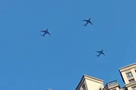 河南新乡上空惊现运20编队，这也太帅了！#运20#视频封面