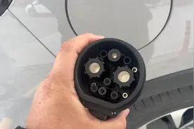 新买的比亚迪新能源汽车，第一次用高压充电桩，这个流程要清楚！