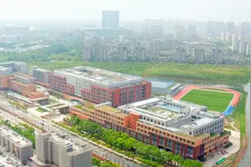 临港的高中资源越来越好了，华二，上中，交大，华师大，都来了视频封面