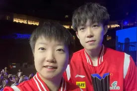 莎头夺新年首冠：赛前吃盒饭，孙颖莎给王楚钦支招，打出超级神球视频封面