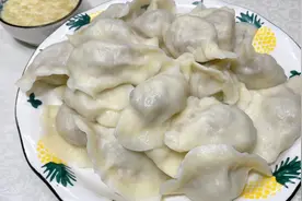 大东北酸菜油滋啦水饺，从油梭子㸆制到调馅，老厨子讲得明明白白