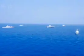 突发！中美航母战斗群同时驶入西太平洋，相距不到700公里