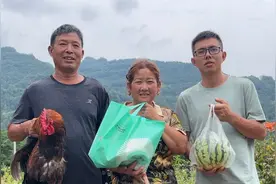 老丈人打工回家，难得来杨家山做客，得知原因，媳妇满脸幸福视频封面