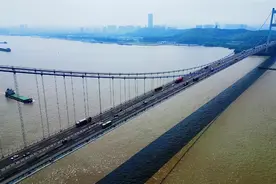 江苏江阴市，江阴长江大桥，上午11点29分，现场状况十分出乎预料视频封面