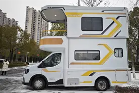 国产双层别墅房车户外露营，能打麻将泡澡还带大阳台，布局超靓眼视频封面