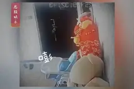 小孩哥在楼上制造噪音，楼下夫妻破门而入，惹大祸，冲动是魔鬼视频封面