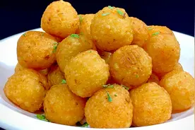 炸土豆丸子不要直接下锅，教你一招，外酥里嫩，软糯香甜，太香了