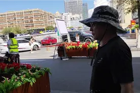 快来看看交通管制后乌鲁木齐和田二街美食街的喜人变化吧视频封面