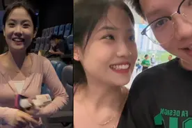 男生看女友穿百褶裙  想起刚见面的样子，女生讲述暗恋男友时画面