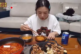 韩国🇰🇷主播～hamzy@猪肠辛拉面