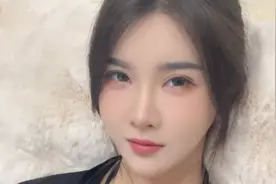 农村小伙子和美女老板的爱情故事！视频封面