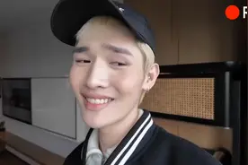 中国台湾网红钟明轩首次来大陆，激动的直跺脚。