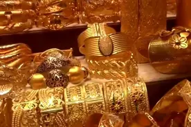 印度坐拥两万多吨黄金，持有量全球第一，却不敢花。看完就知道了视频封面