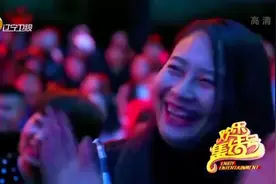 小品：贾冰简直就是金句王，人到中年不得已，不料下句话笑喷了！视频封面