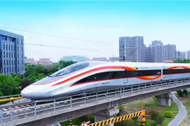 重庆火车站今日停运列车大幅减少