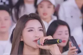 听第一句，想划走，听完后没听够，本以为是青铜，没想到是个王者视频封面