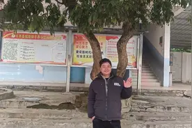 今天过来帮布置球场，准备开始一年一度的乡村篮球比赛视频封面