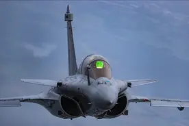 空对空跟拍：比利时上空的阵风～～视频封面