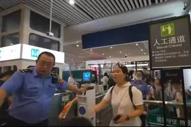 馆长从上海虹桥50分钟到杭州东站后，上午应该是去“黑神话”