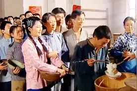 人民公社化还没几天就吃光了村里所有粮食，被迫终止视频封面
