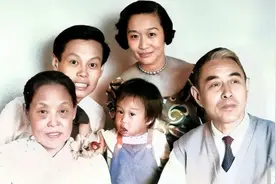 1960年，杨振宁一家与父母的合影，一事让杨武之到病逝都无法释怀视频封面