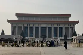 大年初一，来毛主席纪念堂瞻仰