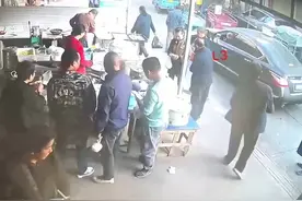 湖北天门一街道发生液化气爆炸视频封面