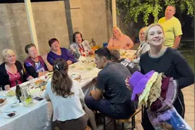 哈萨克斯坦小姨子们都来了，美的晃眼！团聚之夜娜塔莎感动哭了！视频封面