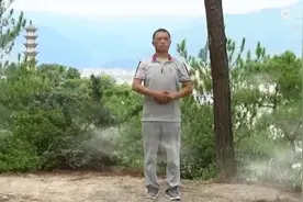 66节回春医疗保健操完整版。