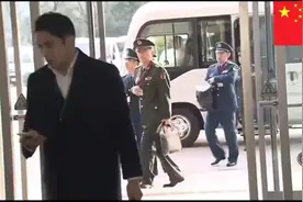 中国人民解放军东部战区代表团 威风禀然 进入日本防务省视频封面