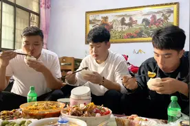 八月十五提前走亲戚，去丈母娘家拿八箱礼，小舅子还准备了八个菜