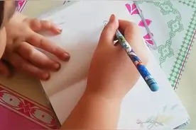 画可爱校服小人视频封面