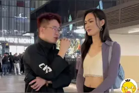 街头采访可达鸭！网友康完直呼尊嘟画面太美