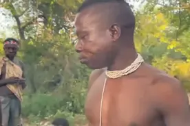 哈扎比人狩猎狒狒视频封面